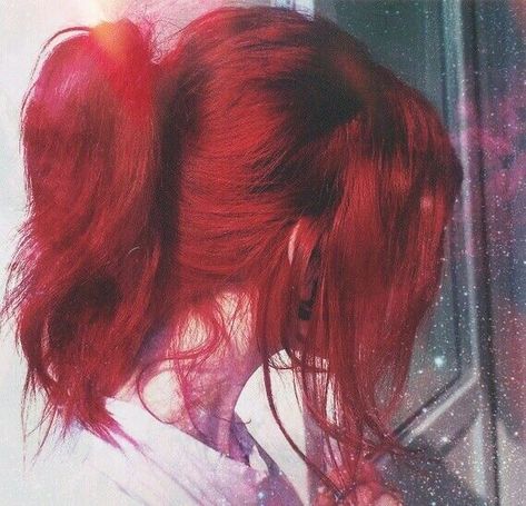 Red Hair Ponytail, Red Hair Inspo, Dyed Red Hair, Bright Red Hair, Dyed Hair Inspiration, Hair Icon, Eddie Munson, Long Red Hair, Girls With Red Hair