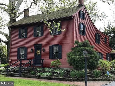 Enclosed Back Porch, Old House Exterior, Wood Burning Fireplaces, Salt Box House, Colonial House Exteriors, Red Houses, Saltbox Houses, Colonial Farmhouse, Colonial Exterior