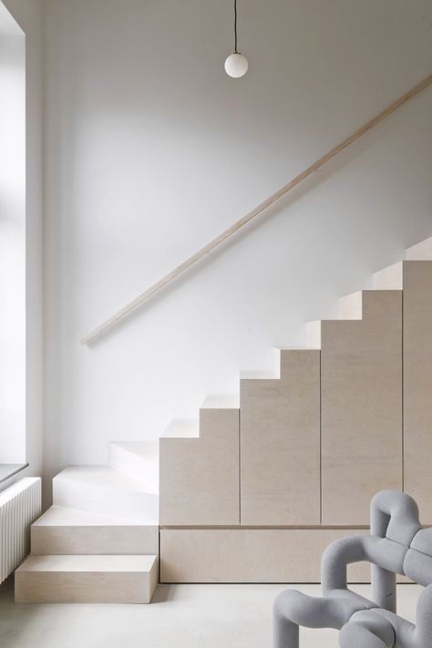 A-PLACE K916 | Leibal تحت الدرج, Escalier Design, Minimal Furniture, Stair Case, Minimalist Apartment, White Interior Design, Home Stairs Design, Interior Stairs, House Stairs