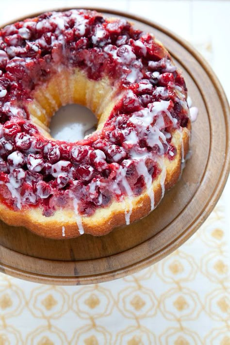 Cranberry Cake, Cranberry Recipes, Bundt Cakes Recipes, Köstliche Desserts, Cranberry Sauce, Lemon Cake, Food Cakes, Holiday Desserts, Bundt Cake