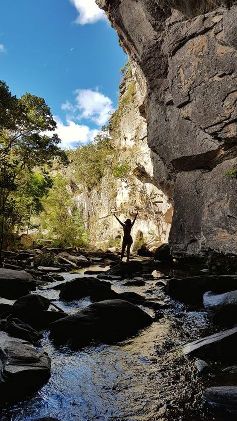 Ponte de Pedra, Parque Estadual do Ibitipoca - MG Inspiration Pics, Nature Vibes, Brazil Travel, Inspiration Photo, Incredible Places, Trekking, Places To Go, Brazil, Around The Worlds