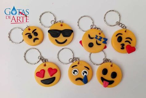 Llaveros de Emoji porcelana fria #llavero #emoji #porcelanicron #photography #artesania #hechoamano #arte #creaciones #gotasdearte #porcelanafria Ear Jacket Earring Gold, Emoji Earrings, Gold Ear Jacket, Gold Ear Cuff, Ear Jacket, Pasta Flexible, Shop Earrings, Ear Cuff, Fine Jewelry