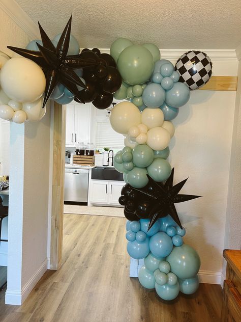 One Happy Dude Birthday Centerpiece, One Happy Dude Balloons, One Happy Dude Balloon Arch, One Happy Dude Centerpieces, Smiley Birthday Theme, One Cool Dude First Birthday Party, Rory Birthday, One Happy Dude First Birthday, Smiley Birthday