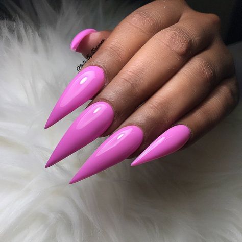 Nails On Dark Skin, Pointy Nail Designs, Pink Stiletto Nails, Plum Nails, Long Stiletto Nails, Curved Nails, Pointy Nails, Light Nails, French Tip Acrylic Nails