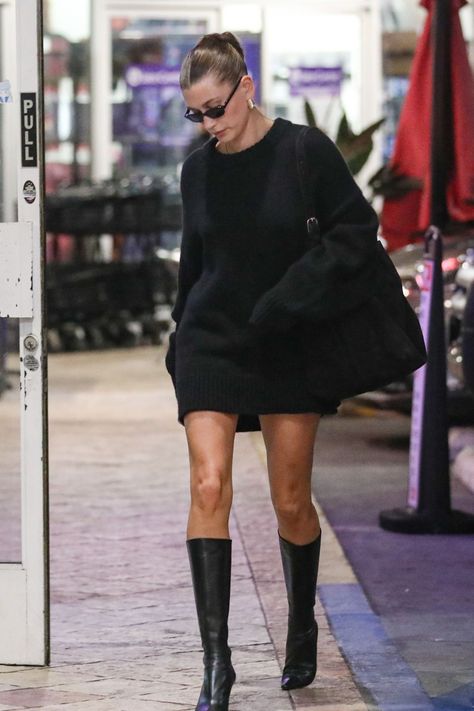 2023 Hailey Bieber, Hailey Style, Hailey Bieber Paparazzi, Summer Workout Outfits, Hailey Baldwin Style, Hailey Bieber Style, Girls Attire, Hailey Rhode, West Hollywood California