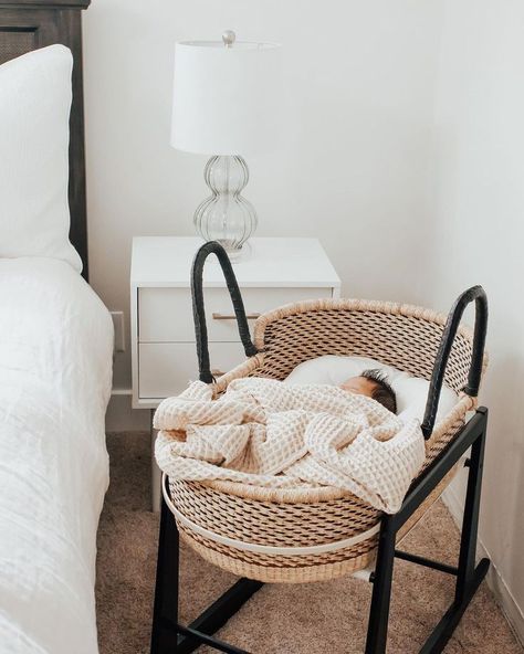 We're ready to welcome your baby with our organic collection of high-quality baskets. Baby Setup In Parents Room, Baby Basinets, Moses Bassinet, Moses Basket Baby, Newborn Bassinet, Basket Bassinet, Moses Basket Stand, Baby Basket, Baby Moses Basket