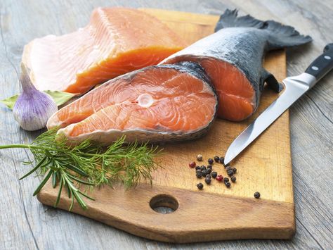 Raw Salmon, Salmon Farming, Wild Caught Fish, Wild Caught Salmon, Salmon Skin, Alaskan Salmon, China Food, Salmon Fish, High Fat Foods