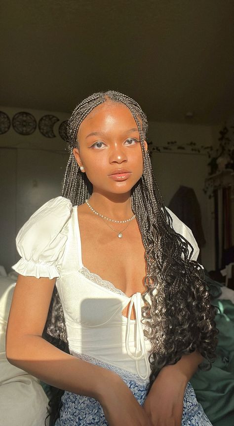 Braids With Curls For Black Women, Black Curly Box Braids, Box Braids Back To School, Hairstyles For Braided Hair Black Women, Box Braids Hairstyles Aesthetic, Braided Hairstyles For Black Women With Curls, Braided Hairstyles For Black Women Curly, Curled Braids Hairstyles, Hair Styles For Braids With Curls