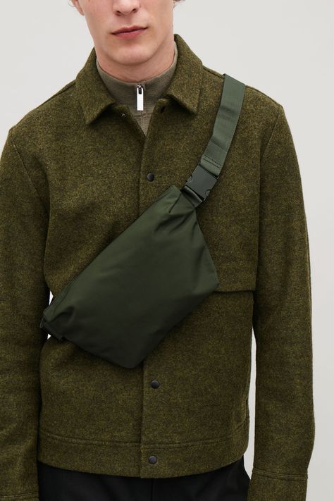 Detailed image of Cos zip-up belt bag in green Mens Fashion 2018, Dapper Suits, F Men, Collection Ideas, Fanny Bag, Leather Jacket Outfits, Belt Bags, Men Shirt Style, Mens Fashion Trends