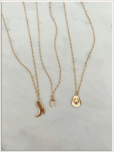 Get dainty with Amazon's collection of delicate jewelry - because sometimes, a little bit of elegance goes a long way. Looks Country, Estilo Country, Gold Filled Necklace, Jewelry Accessories Ideas, Dope Jewelry, Jewelry Lookbook, Gold Necklaces, Girly Jewelry, Jewelry Inspo