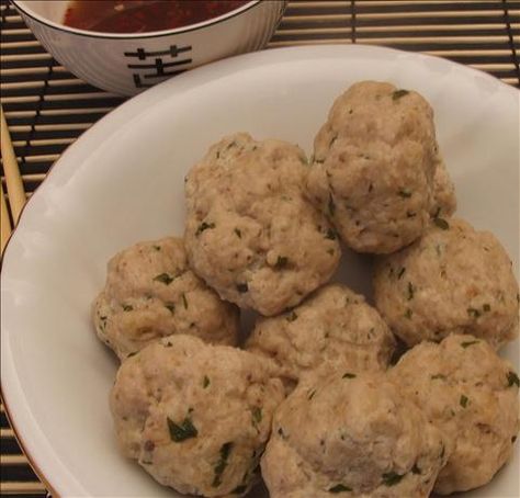 Steamed Thai Chicken Balls Chicken Balls Recipe, Steam Chicken, Dim Sum Recipes, Meat Meals, Chicken Balls, Steamed Chicken, Chicken Ideas, Ground Meat Recipes, Steam Recipes