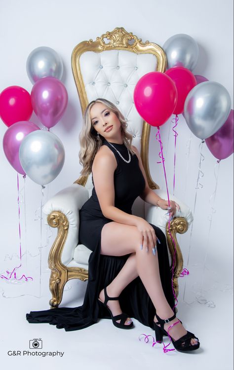 Queen Throne Chair Photoshoot, Throne Photoshoot Ideas, Throne Chair Photoshoot, Birthday Girl Book, Tumblr Birthday, Outside Birthday, Baby Gender Reveal Party Decorations, 16th Birthday Outfit, 21st Bday Ideas