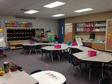 Classroom Seating Arrangements Trapezoid Tables, Trapezoid Tables Classroom, Trapezoid Table Arrangement Classroom, Classroom Desk Arrangement, 4th Grade Classroom Setup, Trapezoid Table, Desk Arrangement, Classroom Seating Arrangements, Plants Classroom