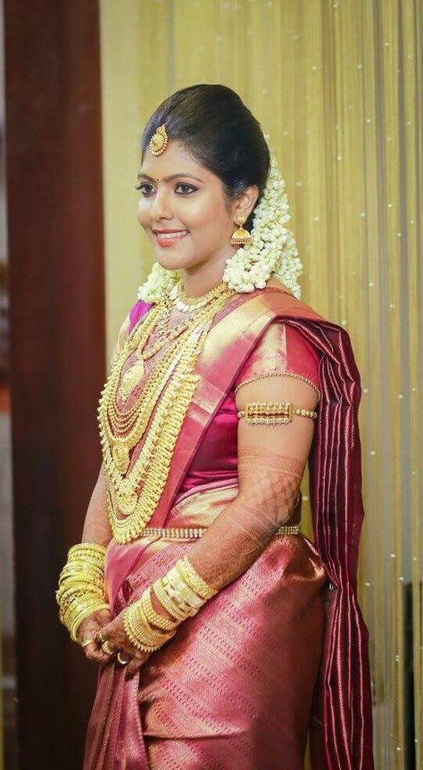 South Indian Bride Hairstyle Front Side, Sneha Reddy, South Indian Wedding Saree, South Indian Bride Saree, Hair Front, Bride Hairstyle, Kerala Bride, Wedding Saree Blouse, Wedding Saree Blouse Designs