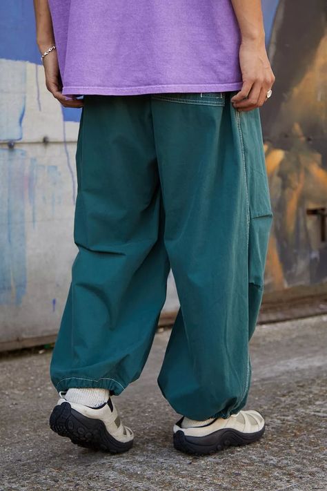 Colorful Baggy Outfits, Balloon Pants Outfit Men, Baggy Tech Pants, Balloon Silhouette, Teal Pants, Tech Pants, Pants Outfit Men, Balloon Pants, Mens Fashion Streetwear