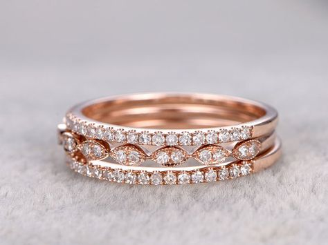 Diamond Wedding Ring Sets, Rose Gold Wedding Ring Sets, Pink Wedding Rings, Matching Wedding Rings, Diamond Wedding Rings Sets, Look Retro, Wedding Band Sets, Diamond Wedding Ring, Wedding Rings Unique