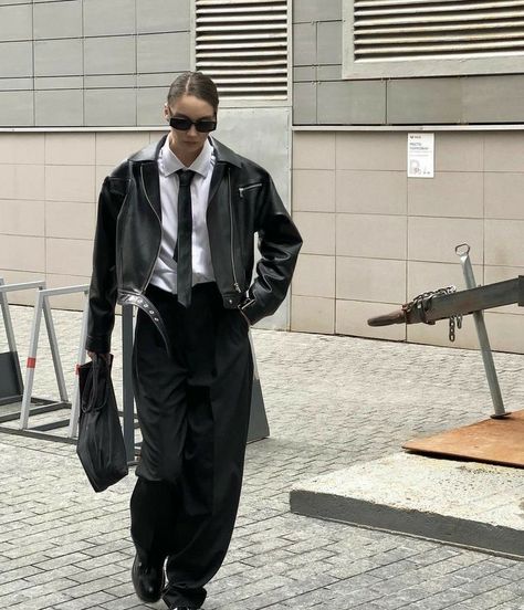 Look Of The Day, Tomboy Style Outfits, Mode Inspo, Tomboy Fashion, 가을 패션, Mode Vintage, Suit And Tie, Looks Style, Teen Fashion Outfits