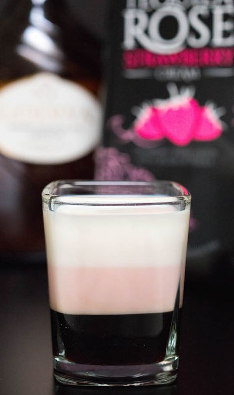 How To Make Neapolitan Shots White Chocolate Liqueur, Tequila Rose, Ice Cream Chocolate, Punch Drinks, Shots Alcohol, Chocolate Liqueur, Party Punch, Shot Recipes, Chocolate Strawberry