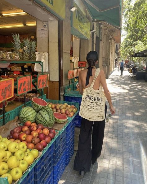 Morocco Street Style, Mexico City Photo Ideas, Mexico Summer Aesthetic, Portugal Travel Aesthetic, Mexico City Aesthetic Outfits, La Summer, Samos, Europe Summer, A Fruit