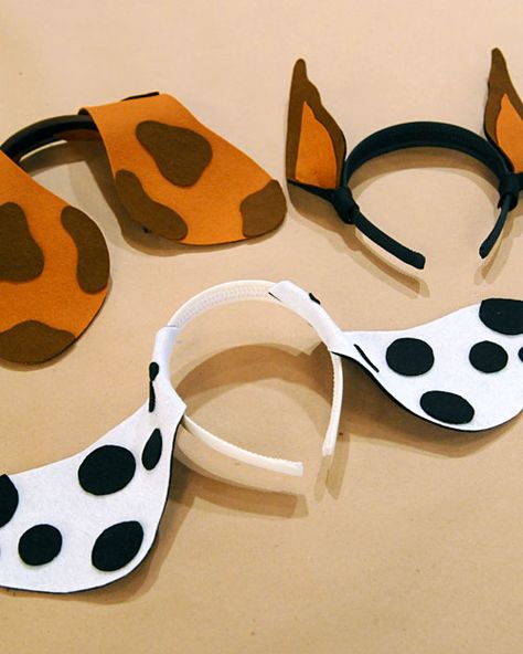 dog ears, an alternative to party hats, I can just make them Red for clifford, yellow for t-bone, or purple for cleo. Dalmation Ears, Dog Costumes For Kids, Puppy Ears, Dogs Ears, Dog Ears Headband, Lila Party, Dalmatian Costume, Puppy Costume, Puppy Birthday Parties