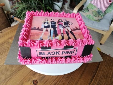 Pastel Blackpink, Blackpink Pasta, Blackpink Cake, Pink Birthday Theme, Bts Cake, 10 Birthday Cake, Birthday Party Desserts, Blackpink Square Up, Pink Birthday Cakes