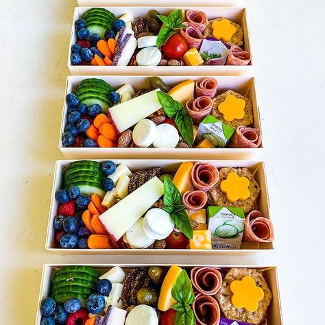 Pregnant Friendly Charcuterie, Charcuterie Lunch, Graze Box, Charcuterie Gifts, Healthy Lunch Snacks, Dinner Event, Healthy Snack Options, Snack Board, Charcuterie Inspiration