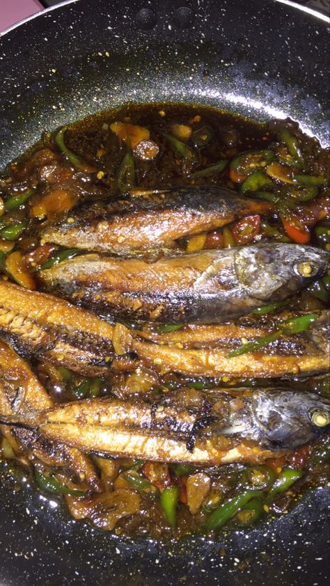 Ikan Asin, Food To Go, Indonesian Food, Snap Food, Food Obsession, Pretty Food, Aesthetic Food, Seafood, Good Food