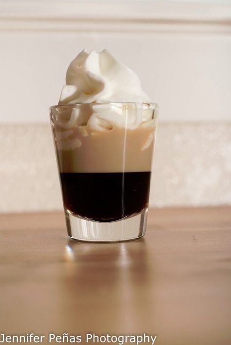 Baileys Whipped Cream, Cocktails Design, Job 3, Girly Design, Jello Shots, Alcohol Drink Recipes, Alcohol Recipes, Adult Drinks, Bar Drinks