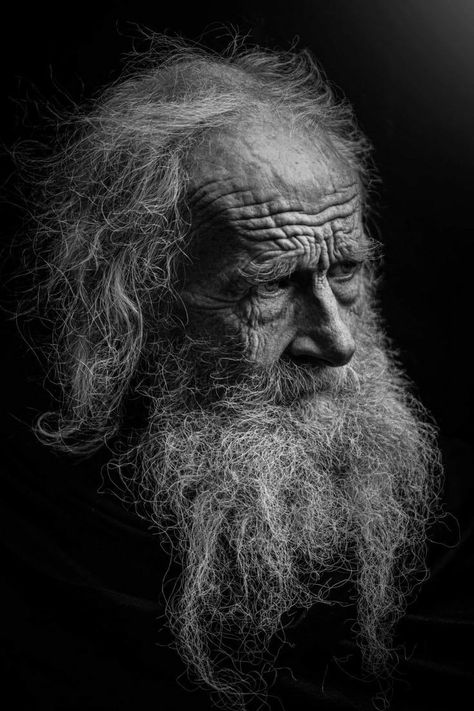 Hyperrealistic Drawing Reference, Black And White People Photography, Old Man Portrait Drawing, Realistic Pencil Drawings Portraits Faces, Oldman Portrait, Hyperrealistic Drawing, Art Charcoals, Old Man Face, Old Man Portrait