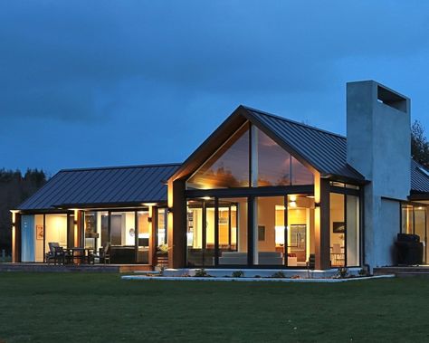 ArchiPro on Instagram: “Arranged in a free-flowing plan interconnected by a corridor spine, this Southland home features traditional gable roofs that create a…” Modern House With Gable Roof, Contemporary Gable Roof, Cross Gable Roof Design, Cross Gable House, Large Gable Dormer, Gable Roof House, Gable Roof Design, Build Design, Side Extension