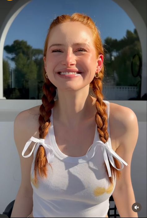 Cheryl Blossom Riverdale, Riverdale Cheryl, Madelaine Petsch, Cheryl Blossom, Hair Reference, Emma Roberts, 1k Followers, Orange Hair, Emma Stone