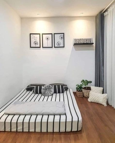 Bed Setup, Small Room Makeover, Indian Bedroom Decor, Small Room Design Bedroom, Hiasan Bilik Tidur, Deco Studio, Setup Ideas, Small Bedroom Decor, Simple Room