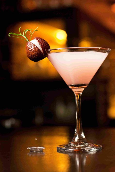 Top 12 Asian-Inspired Cocktail Recipes for Parties Lychee Liqueur Cocktails, Litchi Cocktail, Lychee Liquor, Lychee Martini Recipe, Asian Cocktails, Chinese Cocktail, Lychee Cocktail, Martini Recipes Vodka, Sweet Cocktail