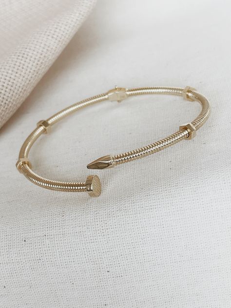 Bracelets, 14k Bangle Bracelet, Twisted Bracelets, 14k Yellow Gold Twisted Bangle Bracelet, Stackable Bracelets, high quality cuff braceletNote: Wrist size fits comfortably to 5.00-7.50 inch wrists. ✪ Handmade / Handcrafted Fine Jewelry ✪ Gold Weight: Approx.8.00-10 g ✪ Metal: 14K Solid Gold ✪Width of each Bangles: ✪ Length of the each Bangles: 6.5 inches ✪ Gold Color: White gold, Rose gold, Yellow gold 🎁 TRANSPORTATIONYou can put your choice in the cart, it will be in stock and shipped within Twisted Bangle, Twisted Bracelet, Stackable Bracelets, Jewelry Gold, Guinea Bissau, Gold Yellow, Ring Bracelet, Gold Rose, Bangle Bracelet