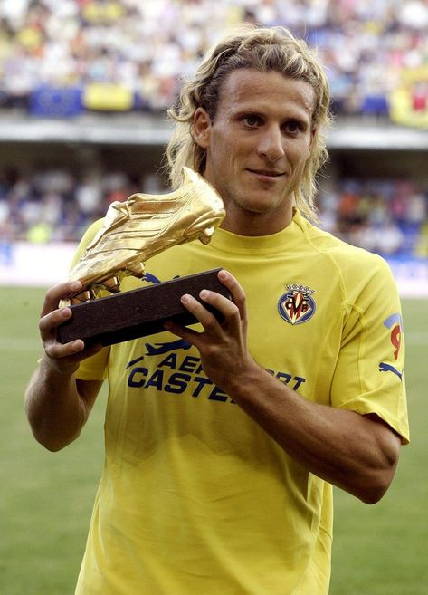 Diego Forlan, Villarreal Cf, Memphis Depay, Football Is Life, Soccer, Football, Baseball, Women's Top, American Football