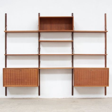 Danish wall unit by Poul Cadovius in teak | #294136 Danish Shelving, Wall Storage Unit, Wall Shelving Units, Teak Wall, Free Standing Wall, Modular Walls, Modular Shelving, Wall Systems, City Furniture