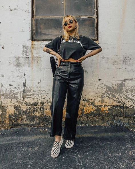 𝓷𝓲𝓬𝓸𝓵𝓮 𝓪𝓵𝔂𝓼𝓮 (@nicolealyseee) • Instagram photos and videos Rock N Roll Outfit, Thrift Bundle, Nicole Alyse, Girlfriend Aesthetic, Neo Grunge, Rockstar Girlfriend, Alternative Aesthetic, Estilo Rock, Look Rock