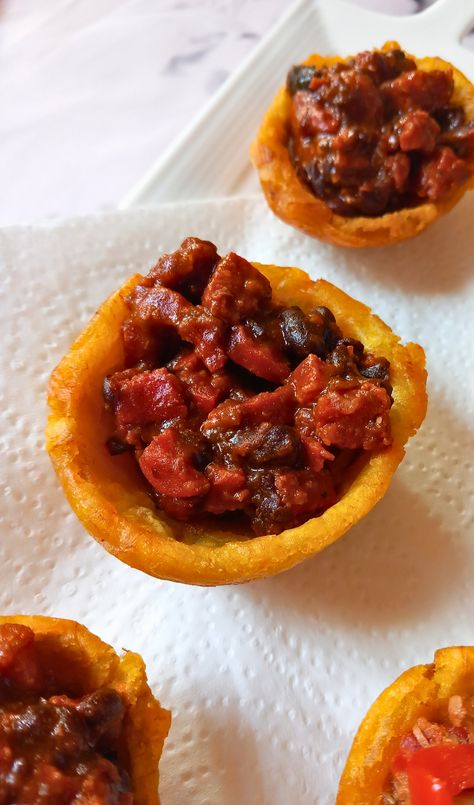 Stuffed Plantain Cups (Black Bean and Chorizo Filling) Cuban Dishes, Plantain Recipes, Ripe Plantain, Cuban Cuisine, Vegan Cafe, Plantains Fried, Cuban Recipes, Black Beans, Savoury Dishes