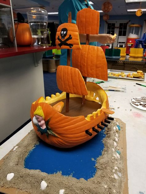 Jaik’s pumpkin carving for contest at work. Pirate ship pumpkin. Pirate Ship Pumpkin, Pumkin Carving Ideas, Halloween Pumpkins Carvings Designs, Diy Pumpkin Carving, Pirate Pumpkin, Pumkin Decoration, Creative Pumpkin Decorating, Pumkin Carving, Pumpkin Carving Contest