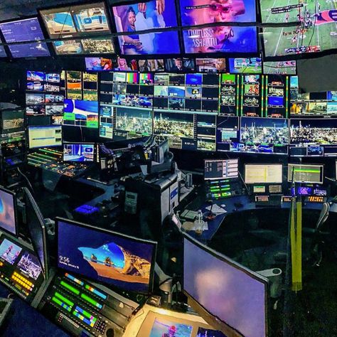 Broadcasting Aesthetic, Broadcast Studio Design, Broadcast Meteorologist, Broadcast Studio, Radio Broadcasting, Broadcast Journalism, Mass Media, Dream High, Cbs News