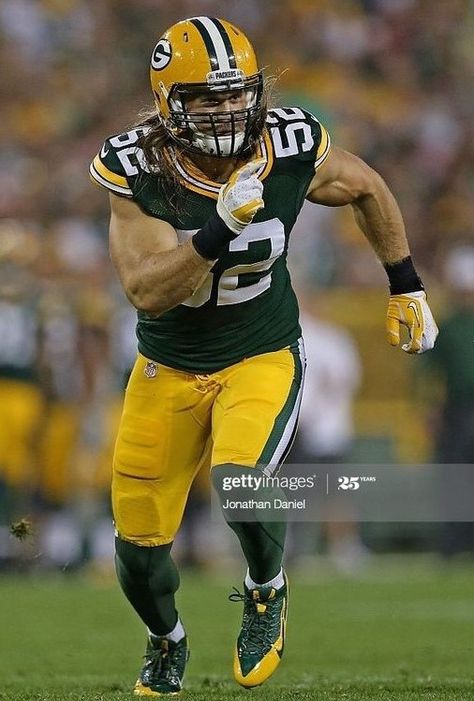 Clay Mathews, Nfl Pictures, Nfl Football Pictures, Green Bay Packers Football, Packers Football, Go Pack Go, Pro Sports, Football Pictures, Green Bay Packers