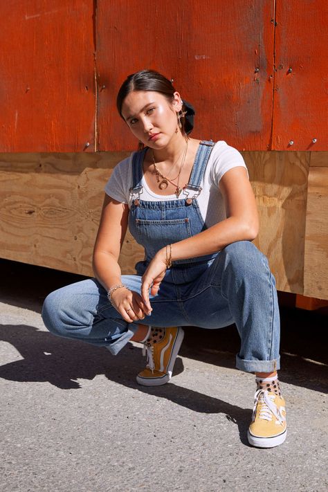 Dungarees Outfit Aesthetic, Overalls Aesthetic, Women In Suspenders, Dungaree Outfit, Brunette Aesthetic, Simple Photography, Well Hello There, Senior Photo Outfits, Outdoor Pictures