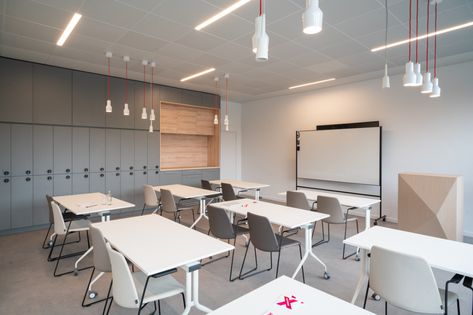 Interior Design Classroom, Classroom Interior Design, Classroom Architecture, Classroom Interior, Lectures Room, Build Projects, Modern Classroom, Ghent Belgium, Talent Development