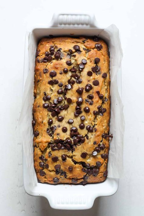 Dairy Free Banana Bread - Organically Addison Clean Banana Bread, Quick And Easy Bread, Dairy Free Banana Bread, Dairy Free White Chocolate, Organically Addison, Gluten Free Banana Muffins, Dairy Free Baking, Homemade Banana Bread, Dairy Free Chocolate Chips