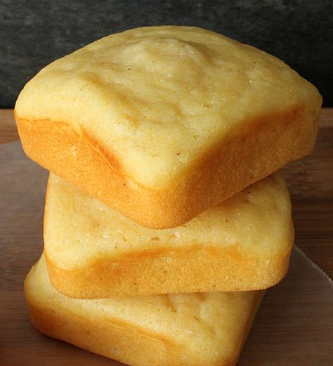 Individual Cornbread, Cajun Cornbread, Pampered Chef Brownie Pan Recipes, Corn Spoon Bread, Pampered Chef Brownie Pan, Pan Cornbread, Deserts Cupcakes, How To Make Cornbread, Spoon Bread