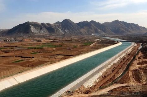 China’s $62BN Artificial River Project (Insane Features) - Iamcivilengineer Geotechnical Engineering, Gcse Geography, Water Scarcity, Transportation Engineering, Underground Tunnels, Water Projects, Environmental Concerns, Water Resources, Water Transfer