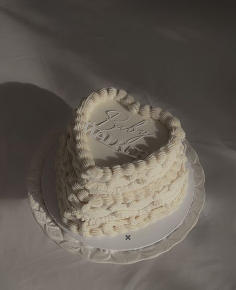 White vintage heart baby shower cake
minimal baby shower cake white cake vintage heart cake Baby Announcement Cake, Cake Minimal, Vintage Heart Cake, Heart Birthday Cake, Minimal Baby, Ocean Baby Showers, Heart Cakes, Cake White, Brighton Uk