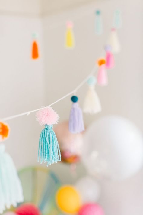 Pom Pom Birthday, Superhero Birthday Party Decorations, Diy Pom Poms, Colorful Birthday Party, Lamb Decorations, Pom Pom Crafts, Colorful Birthday, Superhero Birthday Party, Party Diy