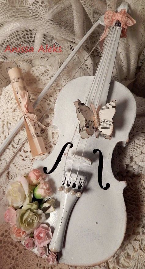 White Violin Aesthetic, Pretty Violin, White Violin, Violin Art, Violin Design, Instruments Art, White Shabby Chic, Shabby Vintage, Shabby Chic Style