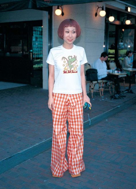 90s Japan Fashion, 1997 Fashion, Fruits Magazine, Tokyo Street Style, Japanese Street Fashion, Harajuku Fashion, Japan Fashion, Japanese Fashion, Comfy Outfits